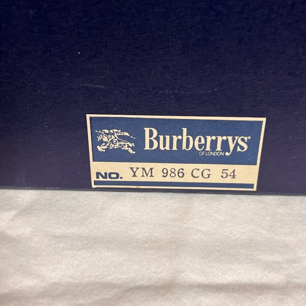 Vintage Burberrys Brown Leather Bag with Plaid Lining - Picture 16 of 16